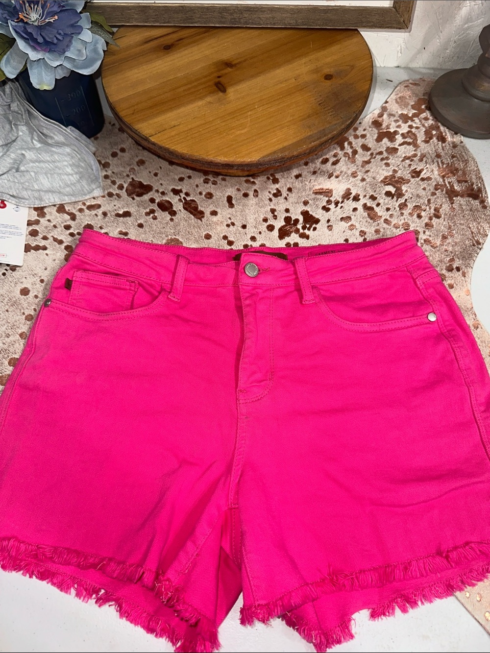 Judy Blue Women’s Hot Pink Frayed Hem Denim Shorts